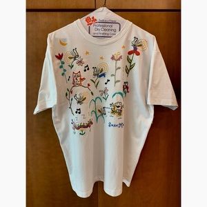 Vintage 1996 Swan Magic Embroidery T-shirt